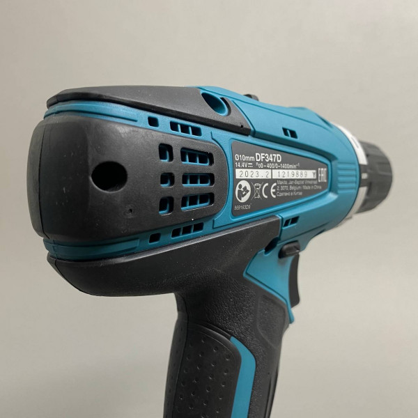 Аккумуляторная дрель-шуруповерт Makita DF347DWE