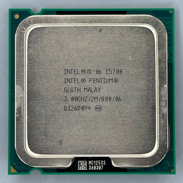 Процессор Intel Pentium E5700 Wolfdale LGA775, 2 x 3000 МГц, OEM