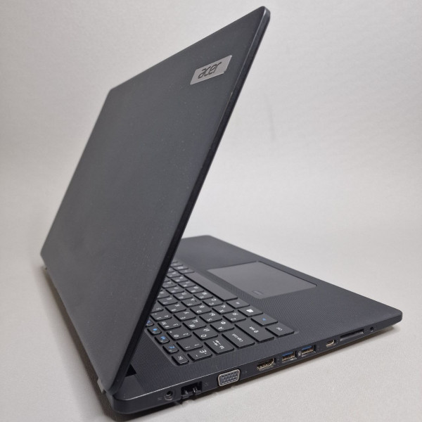 15.6'' FHD Ноутбук Acer TravelMate P2 TMP215-53-36CS NX.VPVER.00B черный