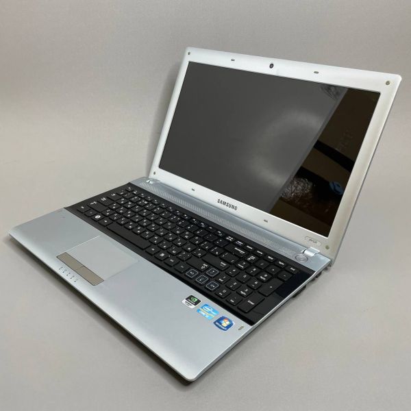 15.6'' Ноутбук Samsung NP-RV520-S08RU серый